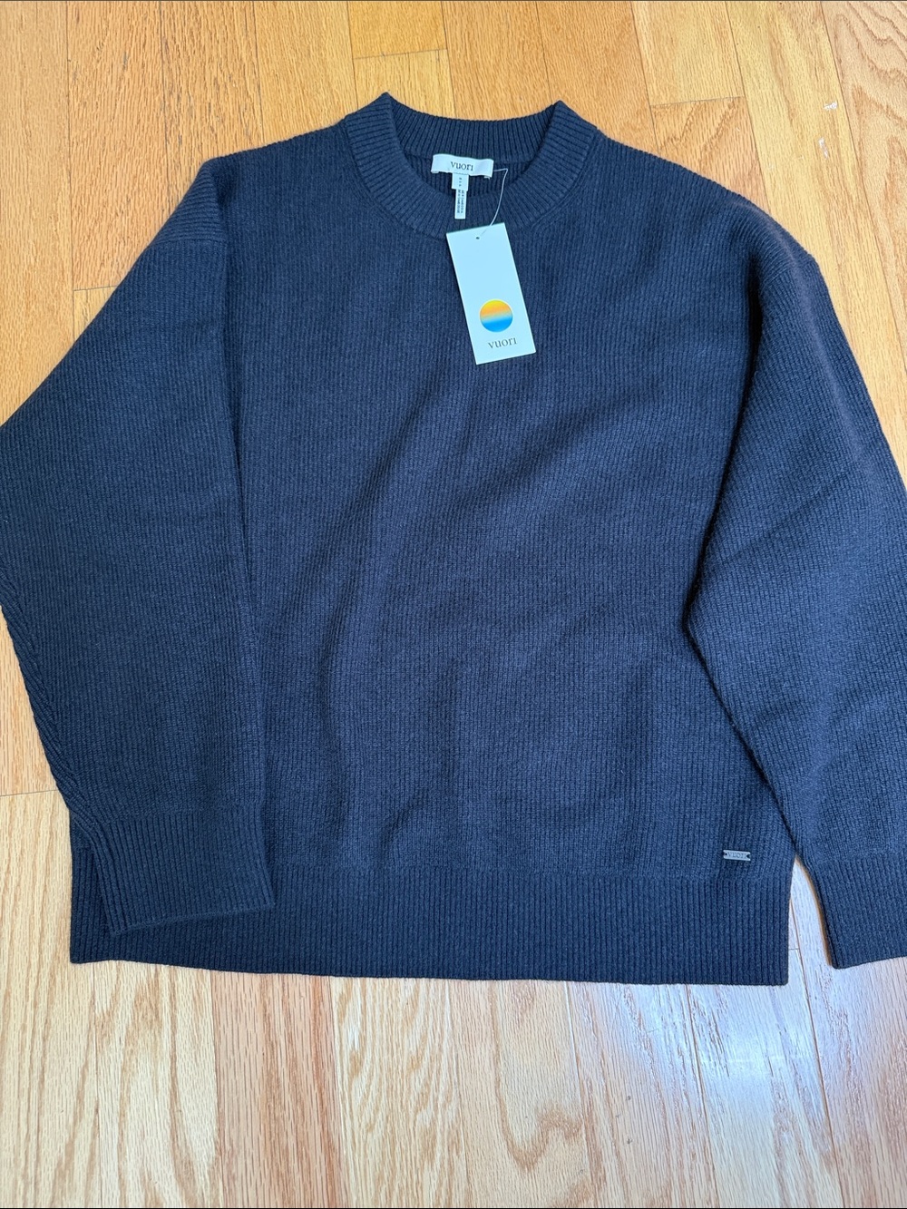 NWT Vuori Émilie Cashmere Oversized Rib Crew, Vintage Black, size S - Picture 3 of 6